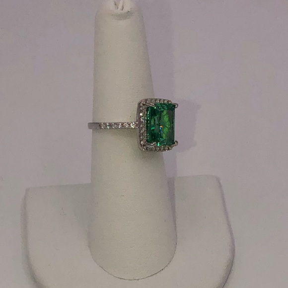 3ct Green Garnet Ring - Picture 10 of 11